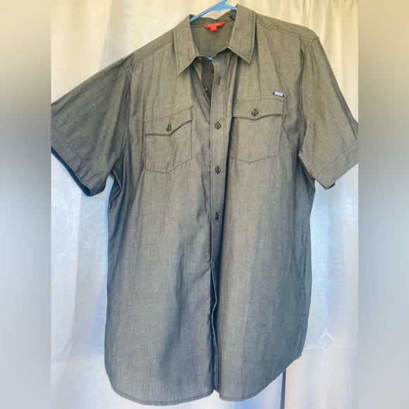 *New* Guess M/F Dobby 2 Pckt Shirt - Picture 8 of 13